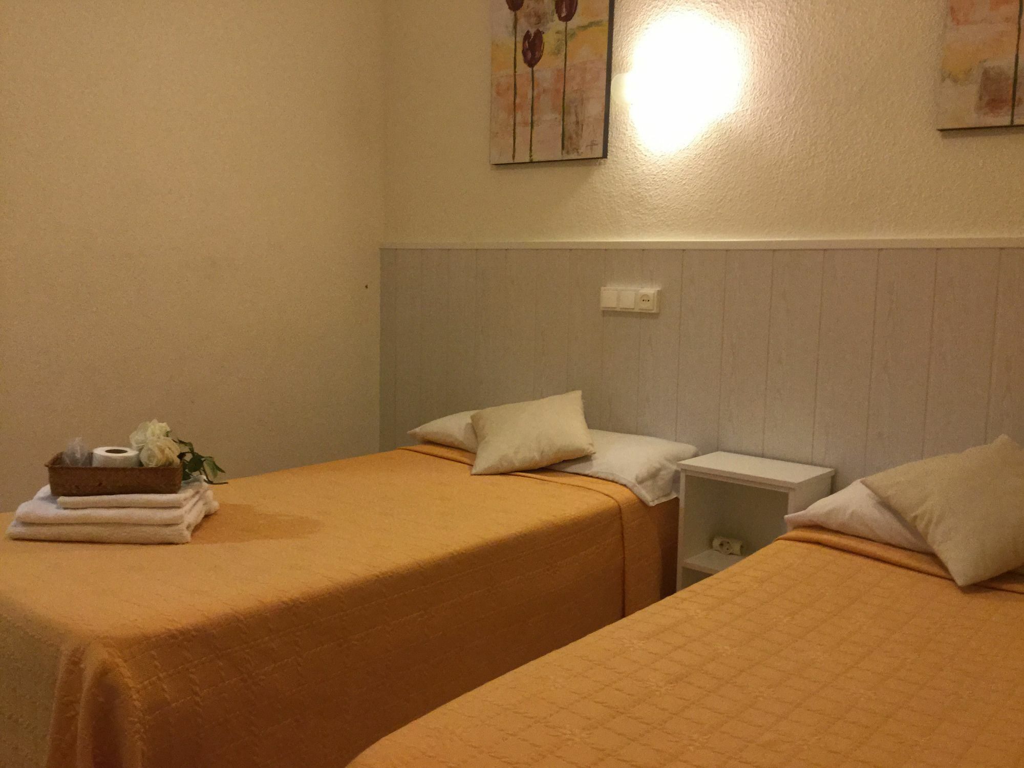 Hostal Albero By Gaiarooms Salamanca Exterior photo